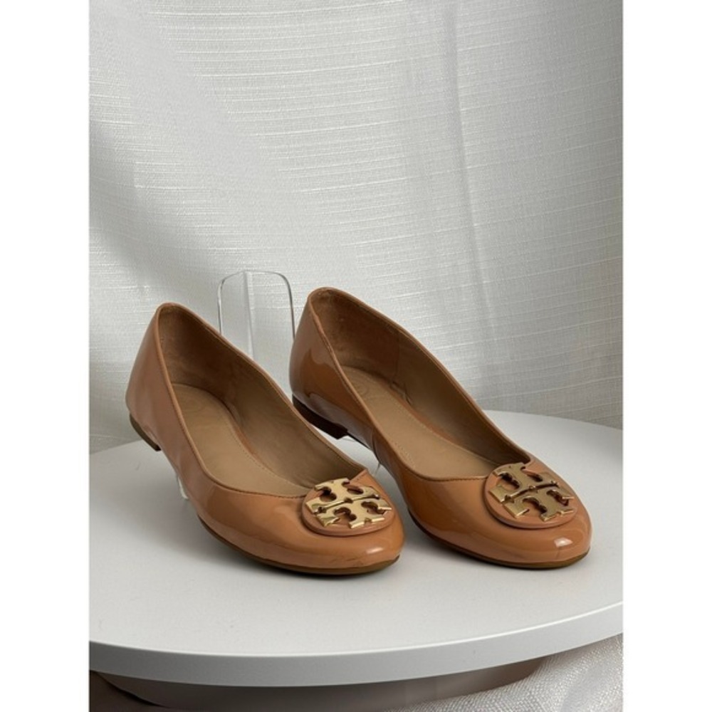 Tory Burch Caroline Nude Patent Leather Ballet Flats Gold Logo Size 6.5